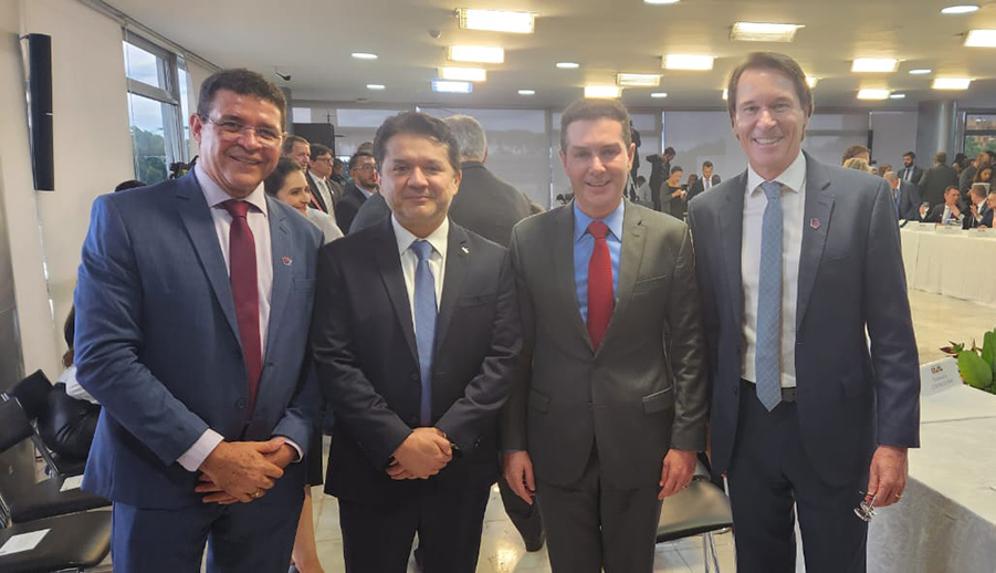 marcos-aurelio-com-presidente-da-aesbe